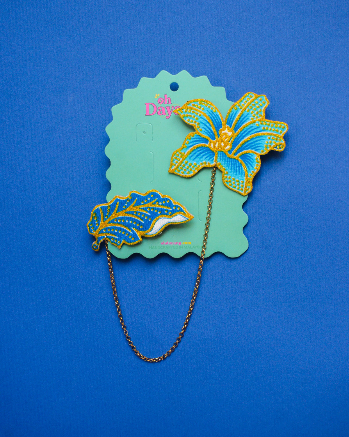 Dita Dedaun Batik Kerongsang Chain
