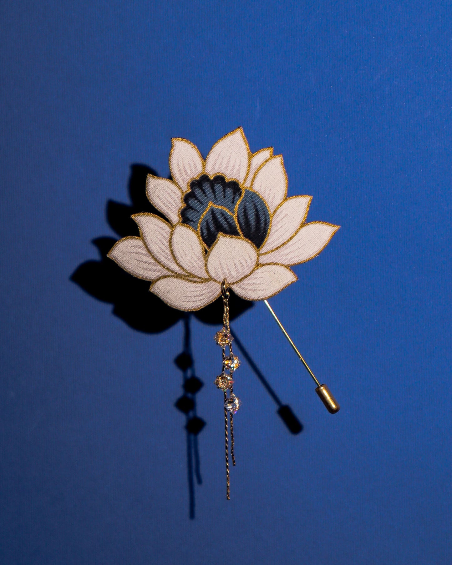Teratai Nadi Batiik Dangle Lapel Pin