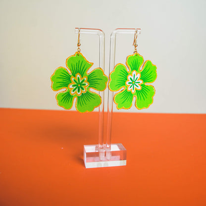 Retro Bunga Batik Dangle Earrings