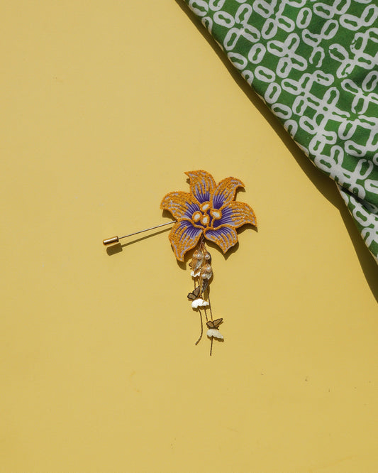 Kersani Batik Dangling Lapel Pin