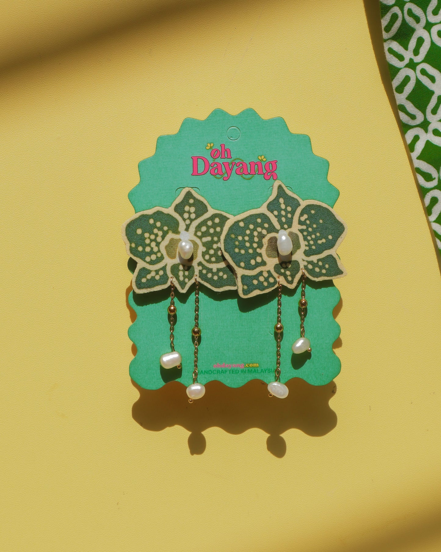 Oked Mutiara Dangle Stud Earrings