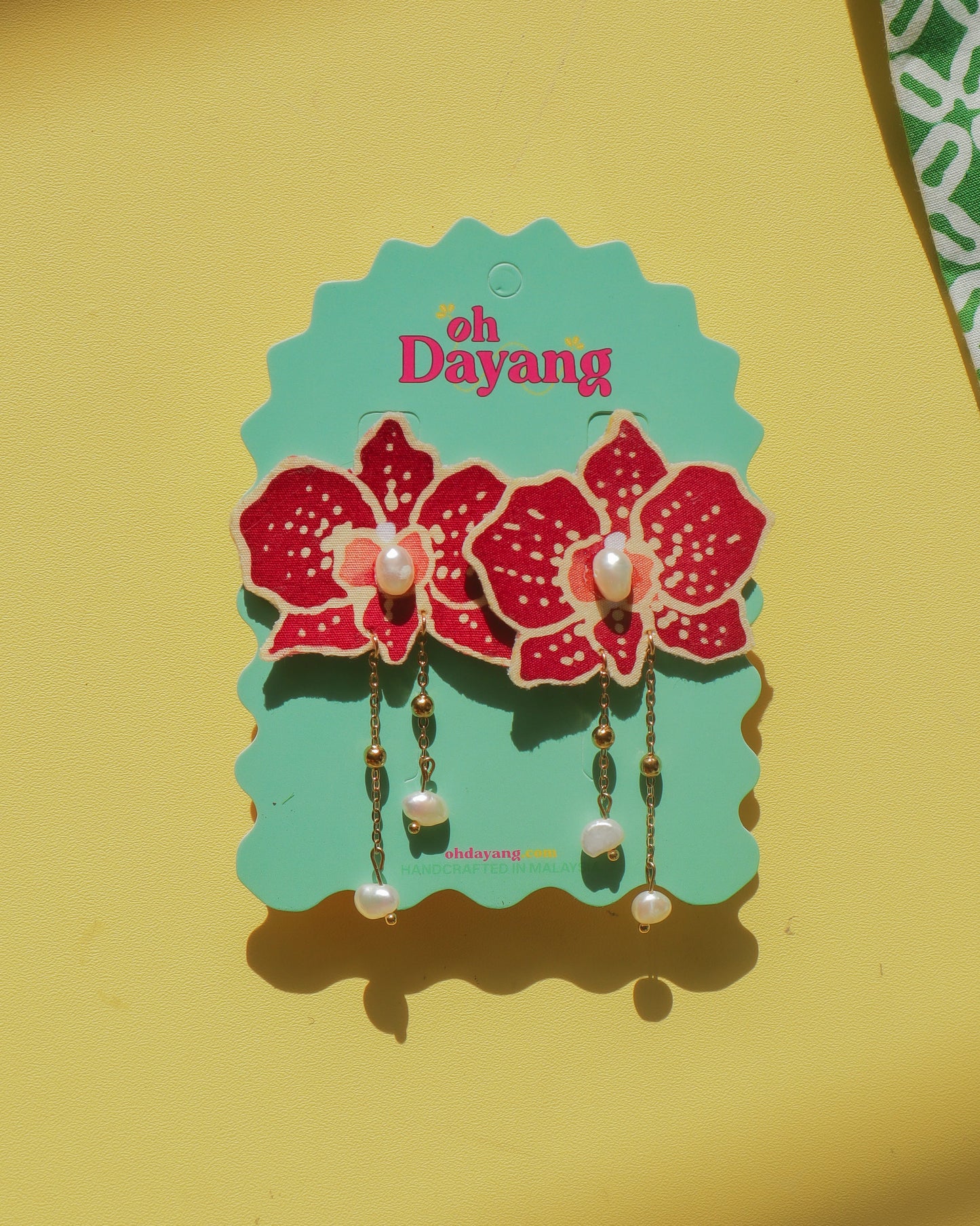 Oked Mutiara Dangle Stud Earrings