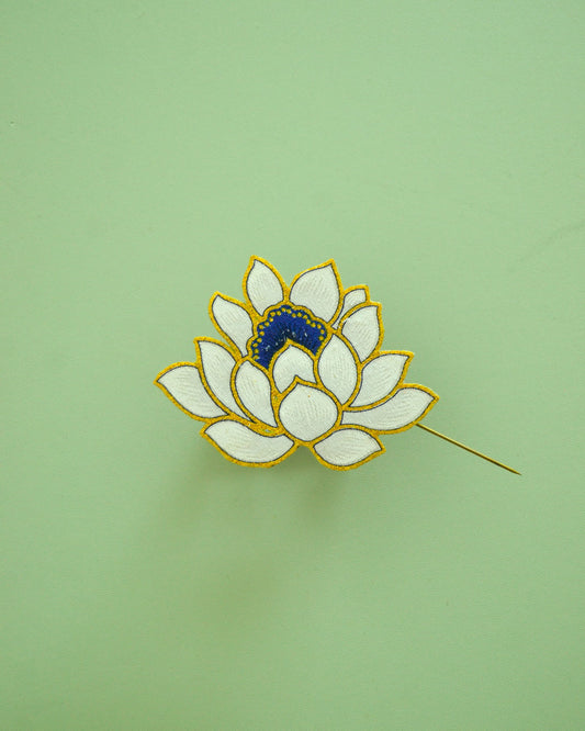Teratai Nadi Batik Lapel Pin