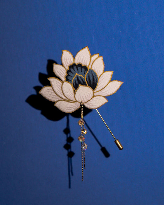 Teratai Nadi Batiik Dangle Lapel Pin