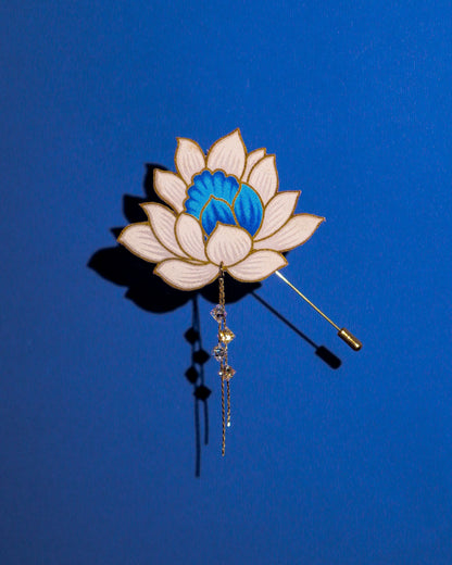 Teratai Nadi Batiik Dangle Lapel Pin